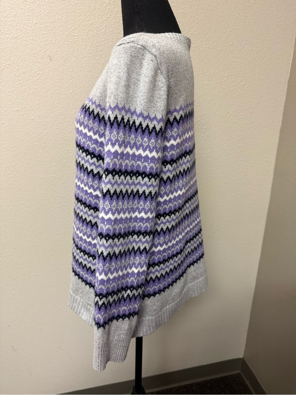 Talbots Fair Isle Sweater Large Purple Gray Soft Knit Winter Cozy Pullover - Picture 3 of 8